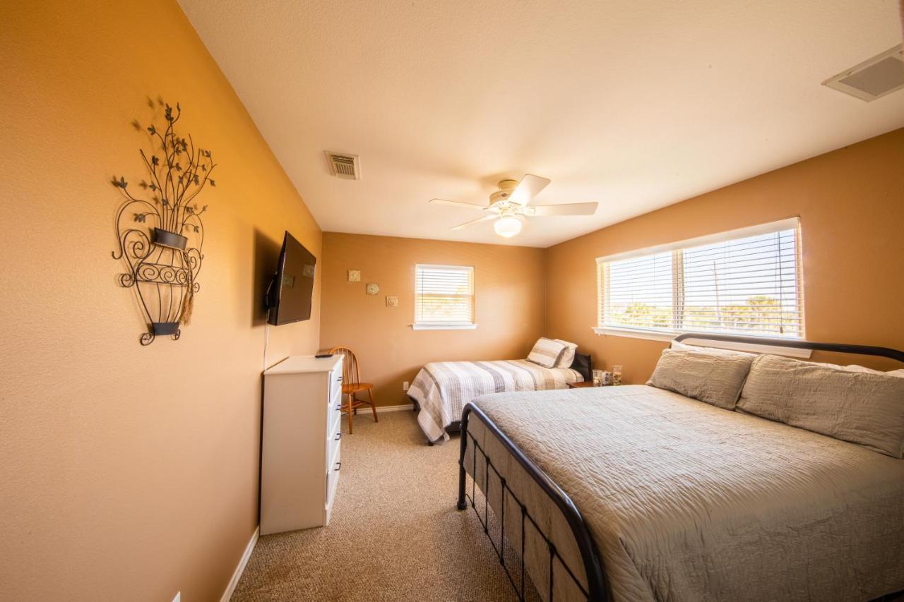 Relax At Our Beach Haven - Pet Friendly Galveston Zewnętrze zdjęcie
